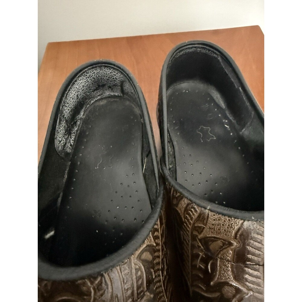 Dansko Professional Slip On Clogs Embossed Dark Brown Paisley Leather Size 39 - Picture 3 of 11